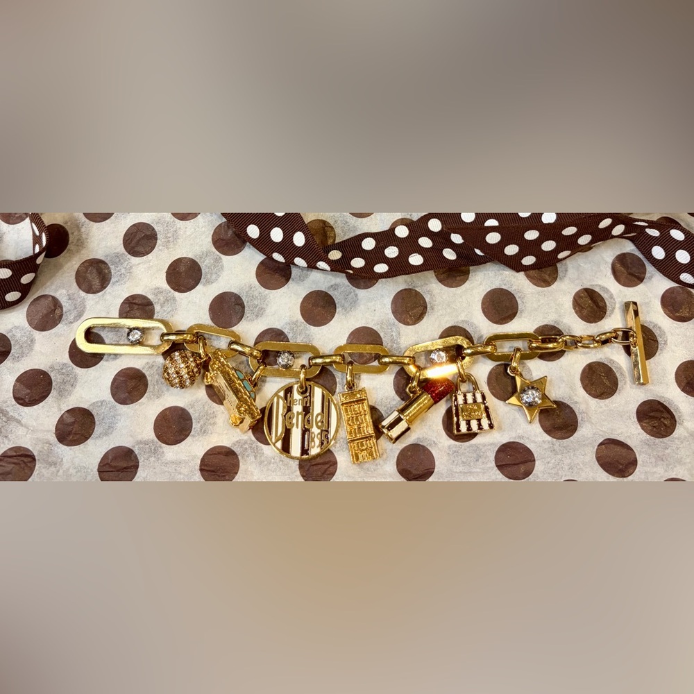 HENRI BENDEL Gold-Tone Brass Charm Bracelet. EXTREMELY RARE/HARD TO FIND - Picture 6 of 16